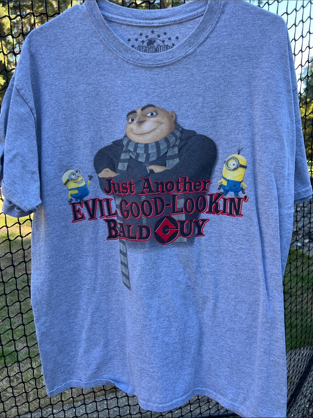 Universal Studios Despicable Me Gru Minions Gray T-Shirt Large
